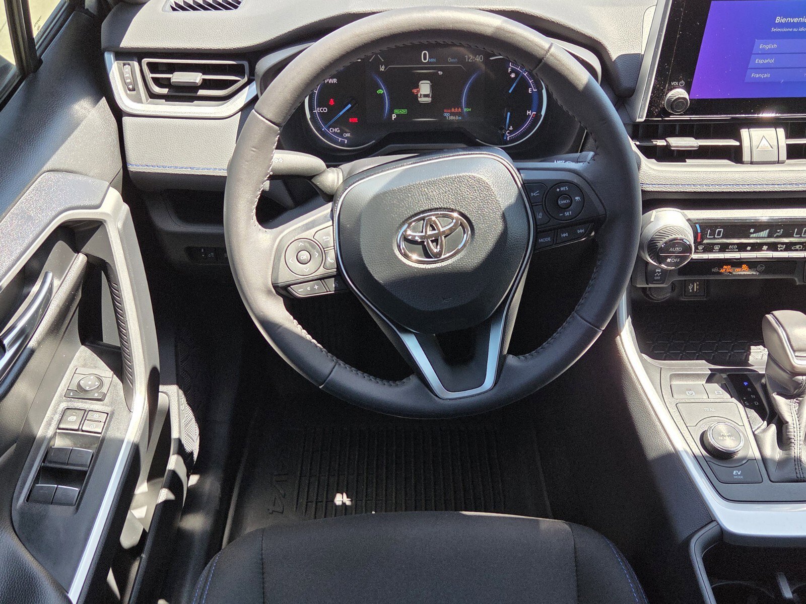 2024 Toyota RAV4 SE - Photo 6