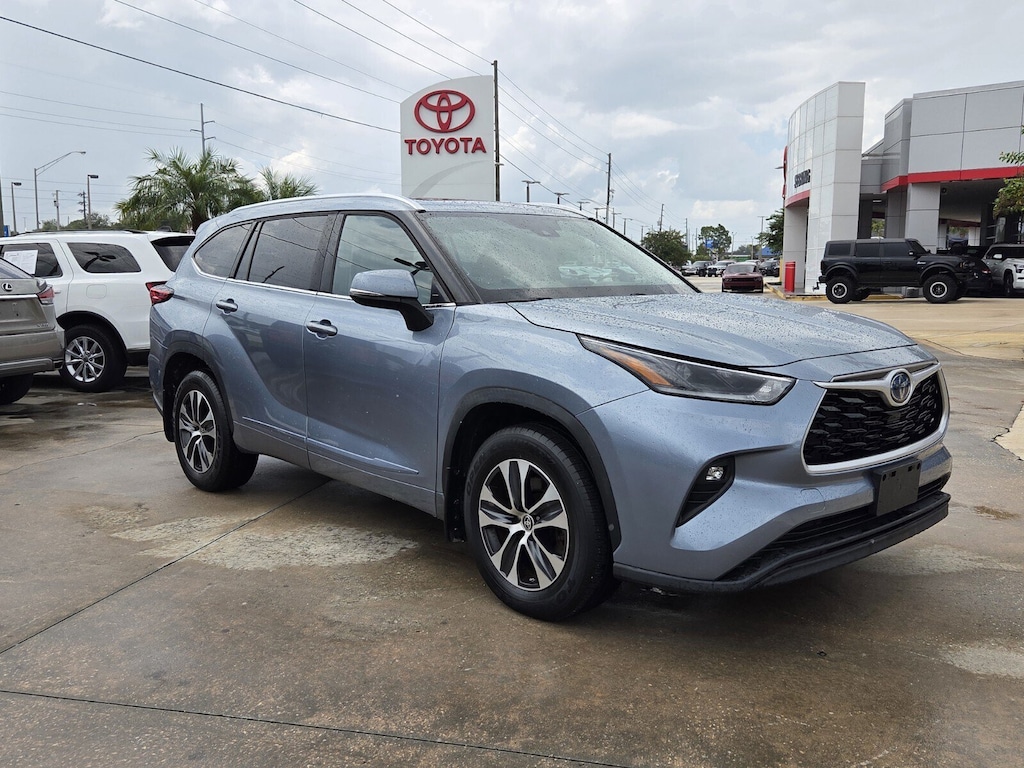 Used 2021 Toyota Highlander Hybrid XLE SUV