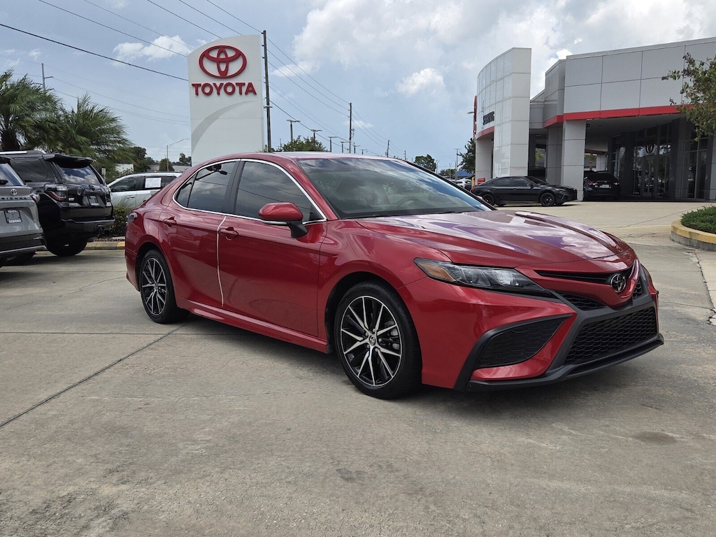 Used 2023 Toyota Camry SE Sedan