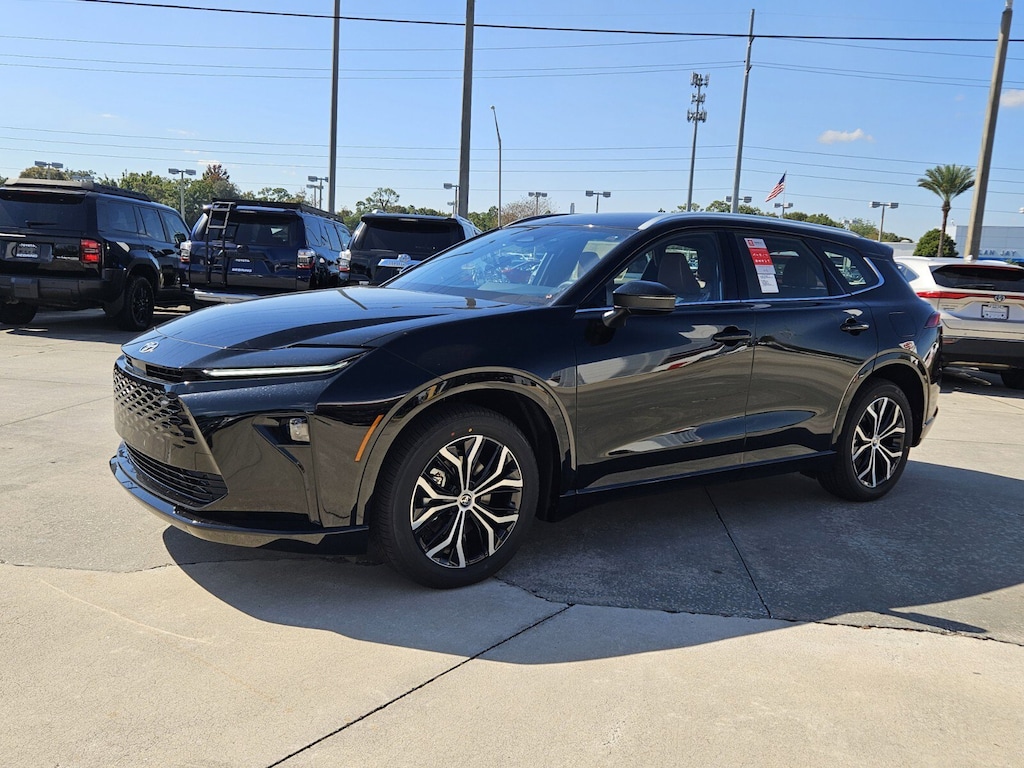 New 2025 Toyota Crown Signia XLE XLE