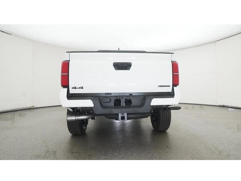 2025 Toyota Tacoma TRD Sport - Photo 16