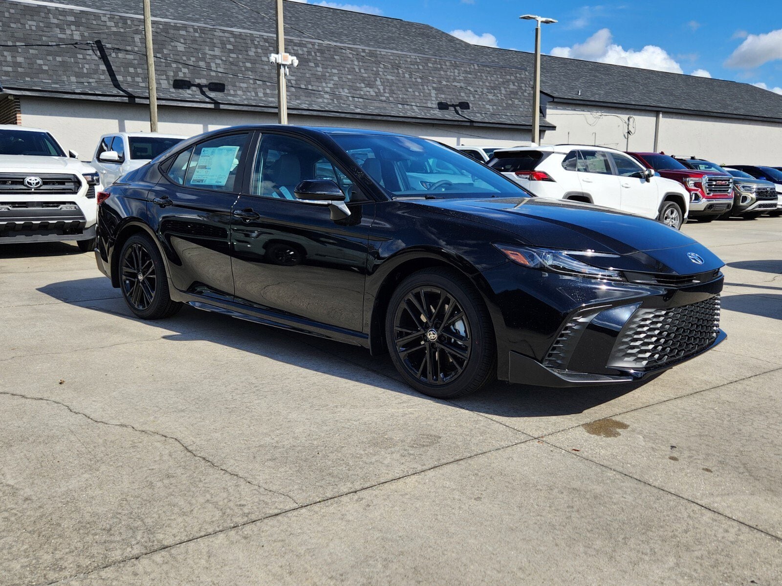 2026 Toyota Camry SE's photo