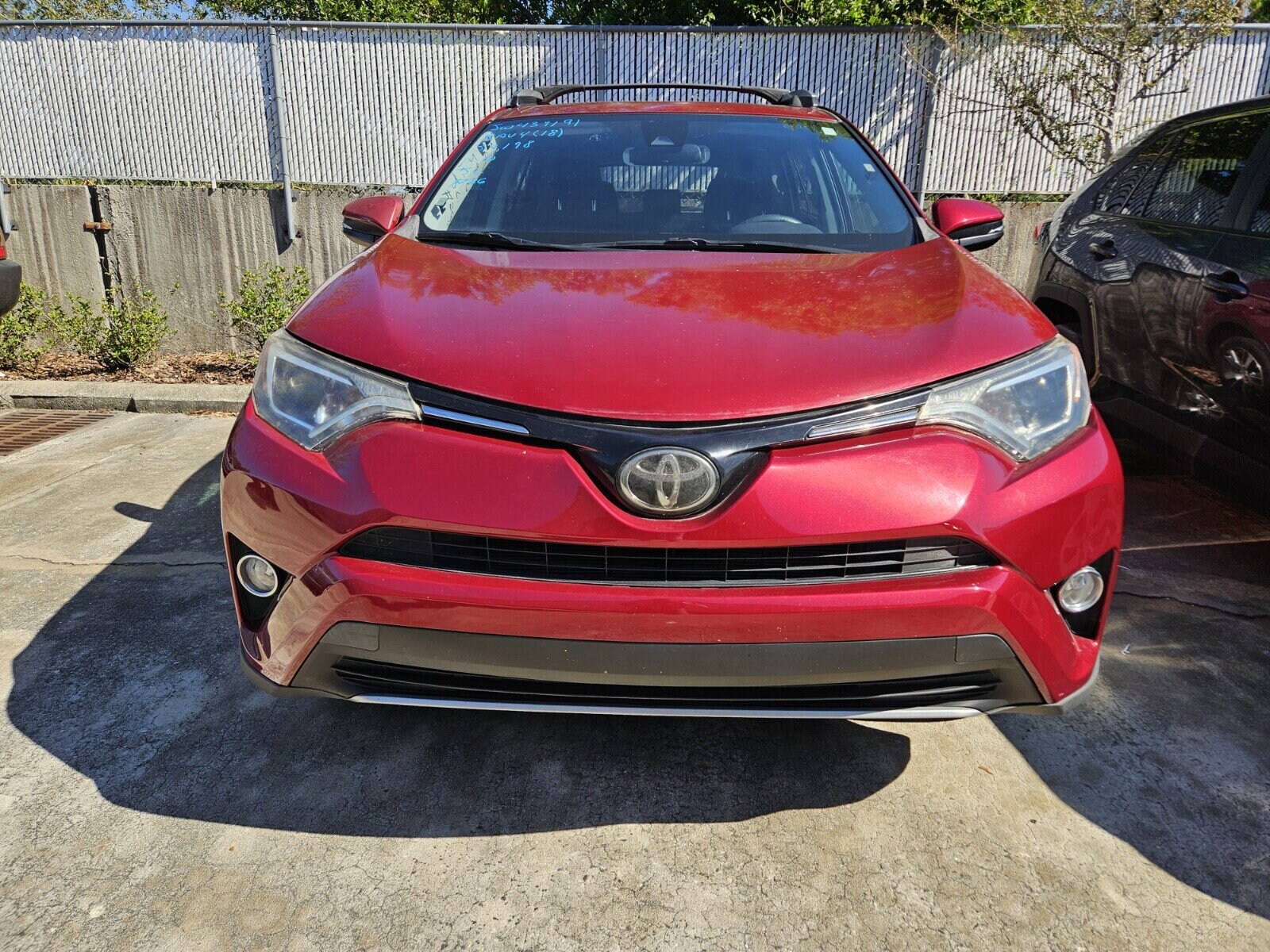 2018 Toyota RAV4 XLE photo 2