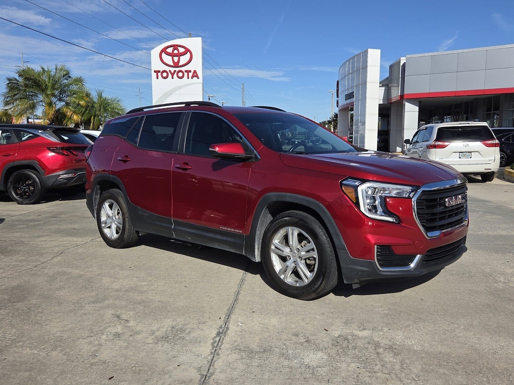 Used 2022 GMC Terrain SLE SUV