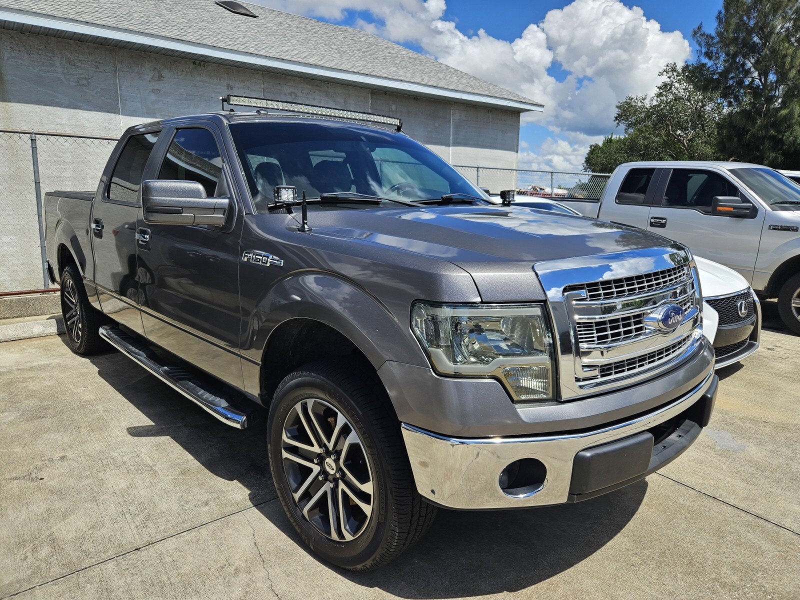 2013 Ford F-150 XLT photo 3