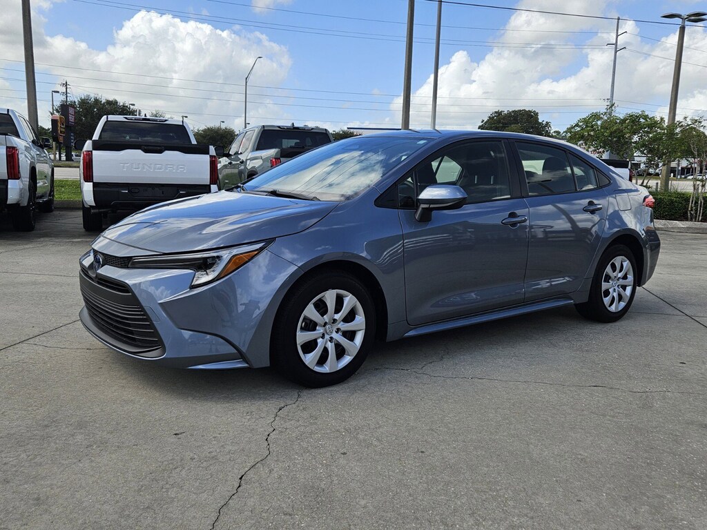 2024 Toyota Corolla Hybrid LE photo 3