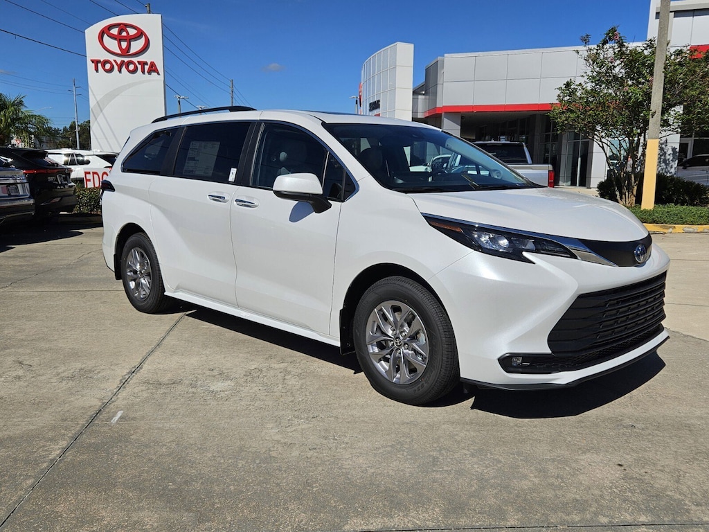 New 2025 Toyota Sienna XLE 8 PASSENGER