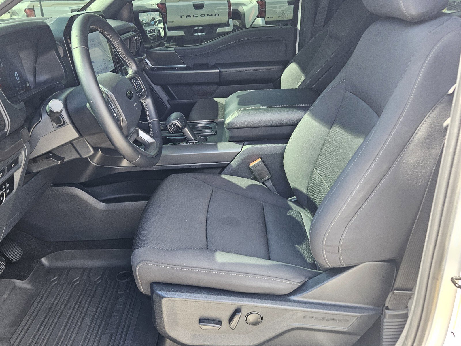 2024 Ford F-150 XLT photo 4