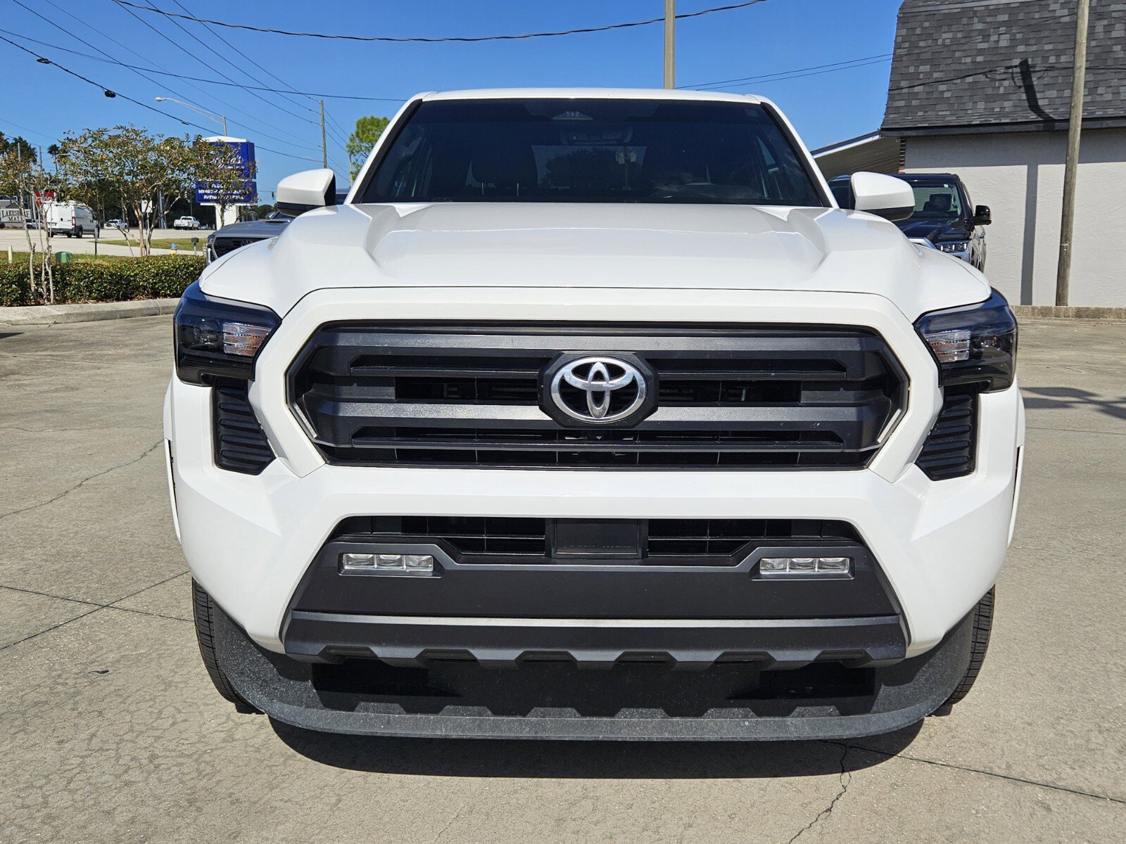 2025 Toyota Tacoma SR5 photo 2