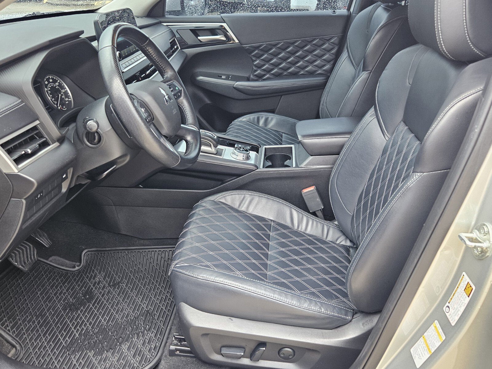2022 Mitsubishi Outlander SEL photo 4