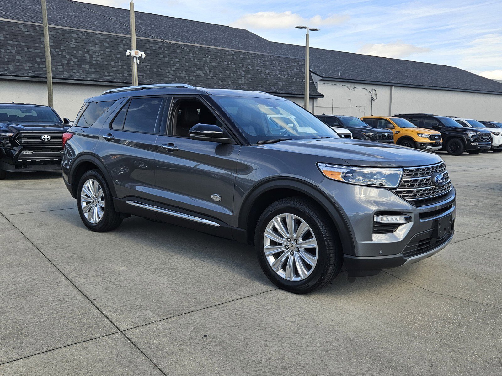 2024 Ford Explorer King Ranch's photo