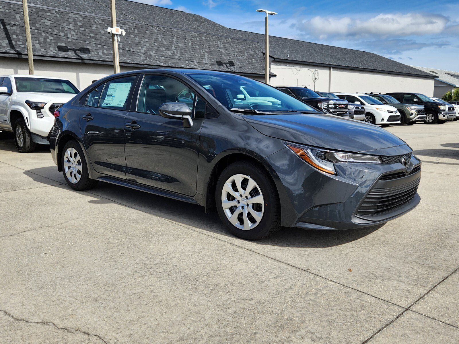 2026 Toyota Corolla LE's photo