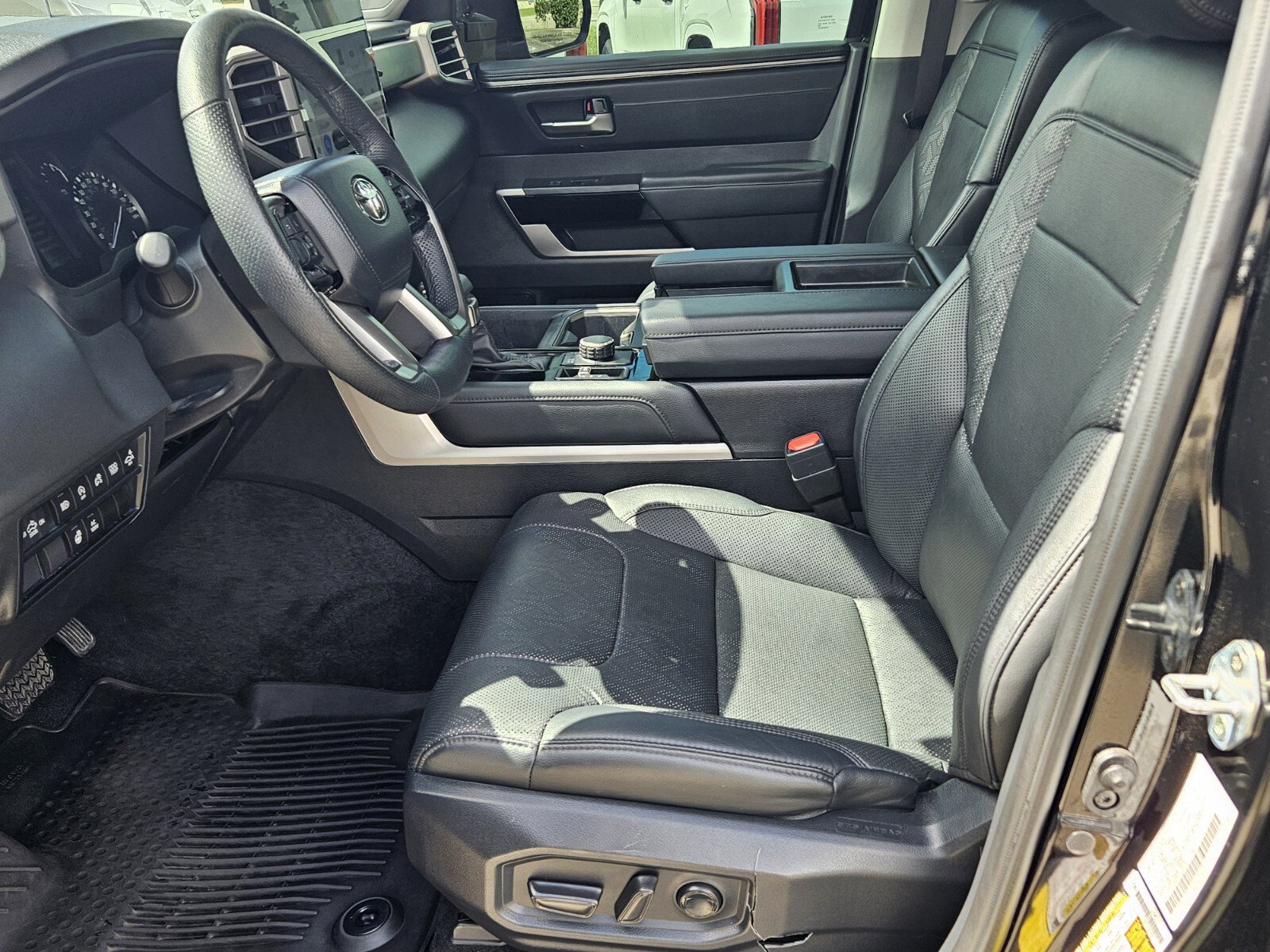 2023 Toyota Tundra Limited CrewMax photo 4
