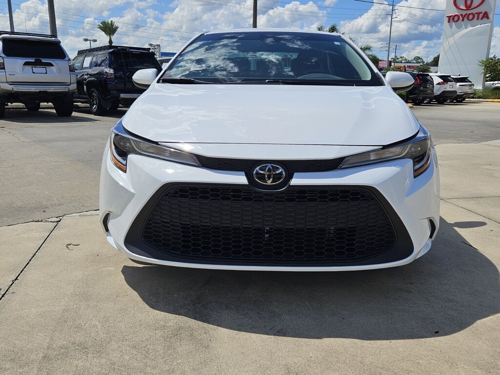 2022 Toyota Corolla LE photo 2