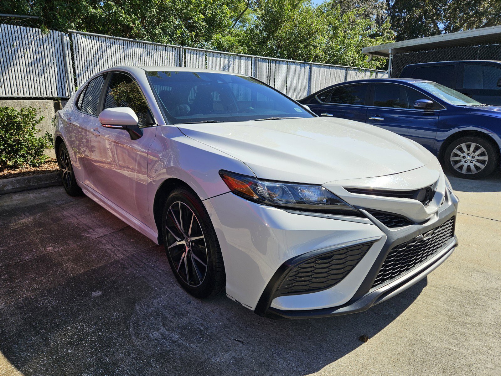 2023 Toyota Camry SE photo 2