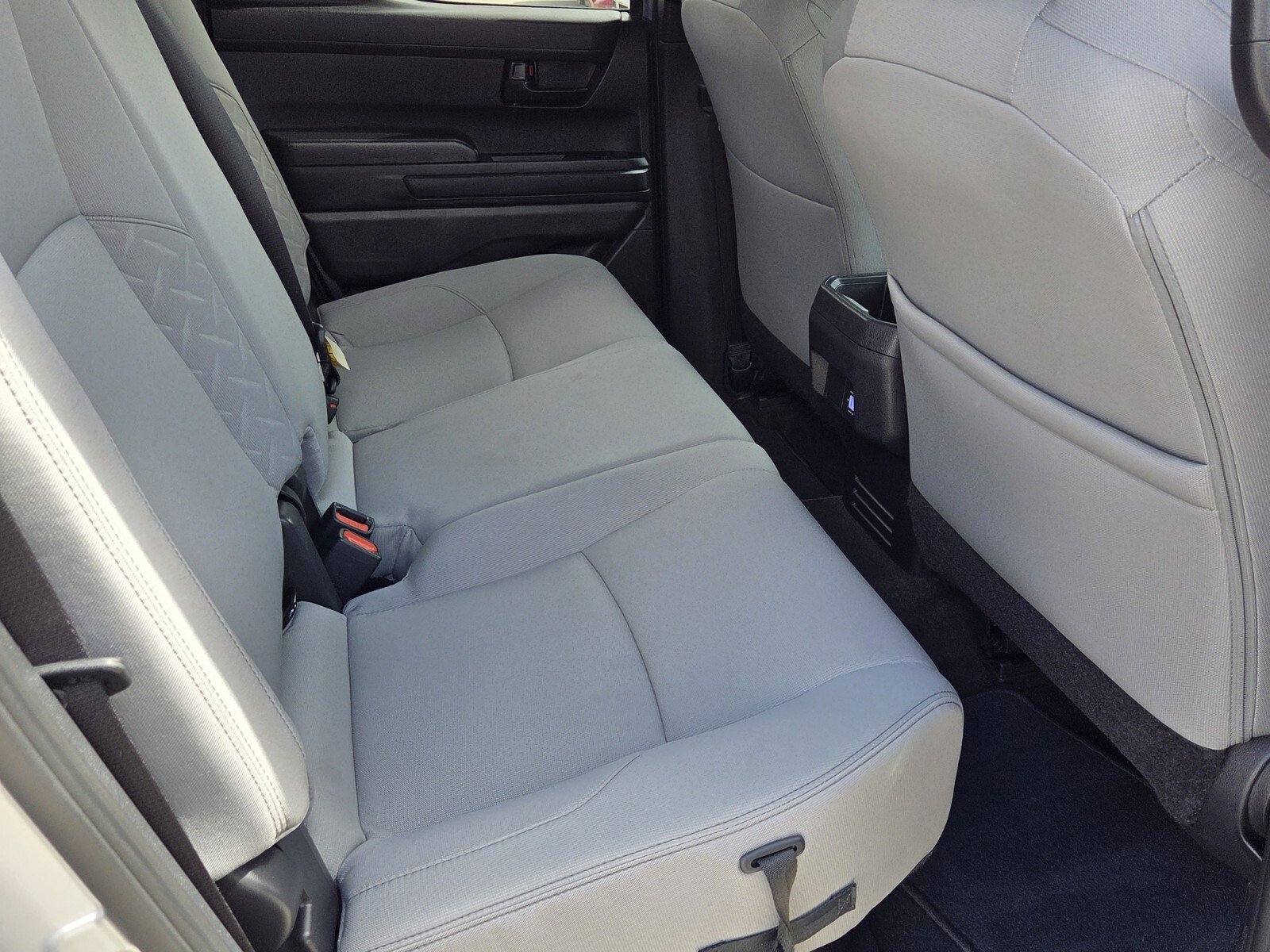 2025 Toyota Tacoma SR5 - Photo 10