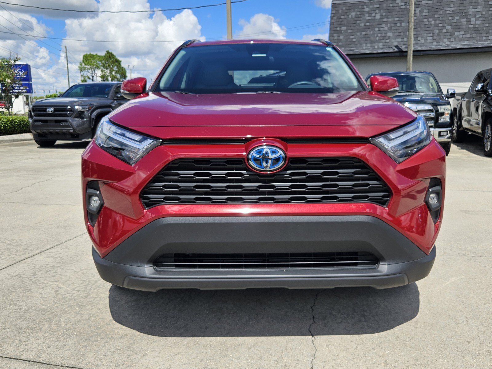 2023 Toyota RAV4 Hybrid XLE Premium photo 2
