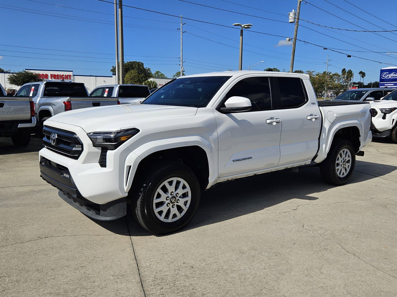 2025 Toyota Tacoma SR5 photo 3