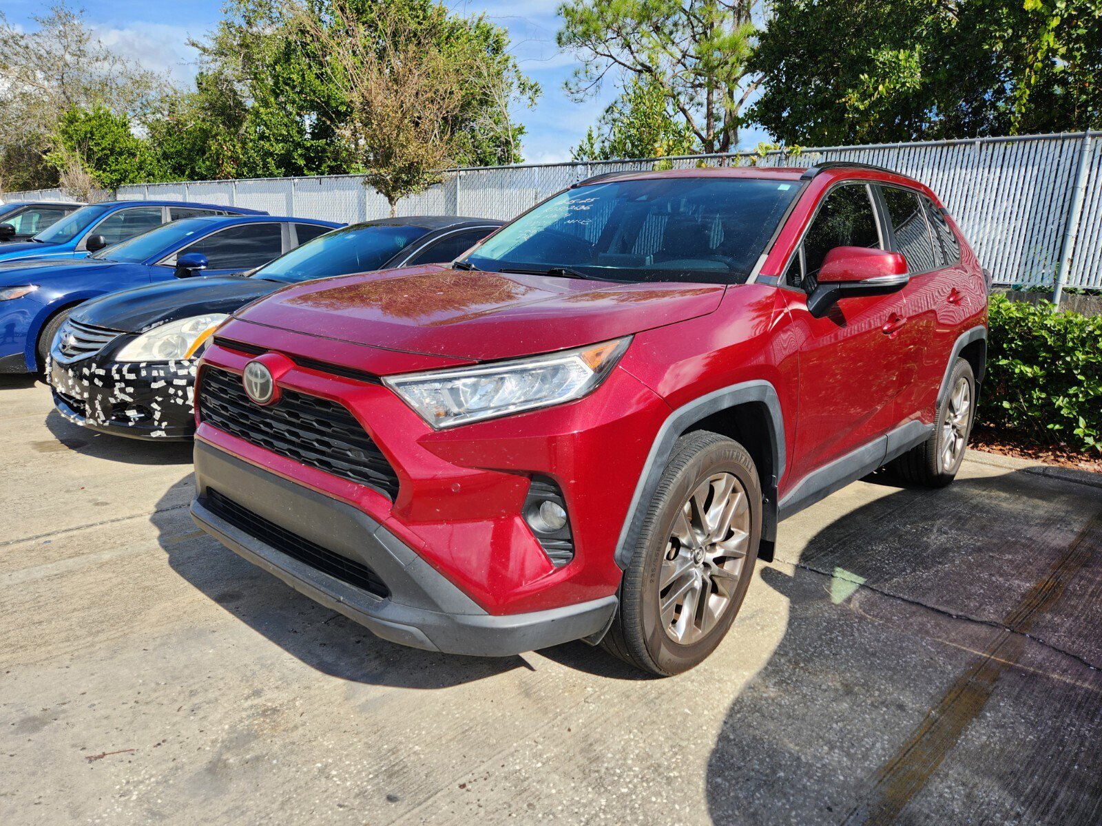 2019 Toyota RAV4 XLE Premium's photo