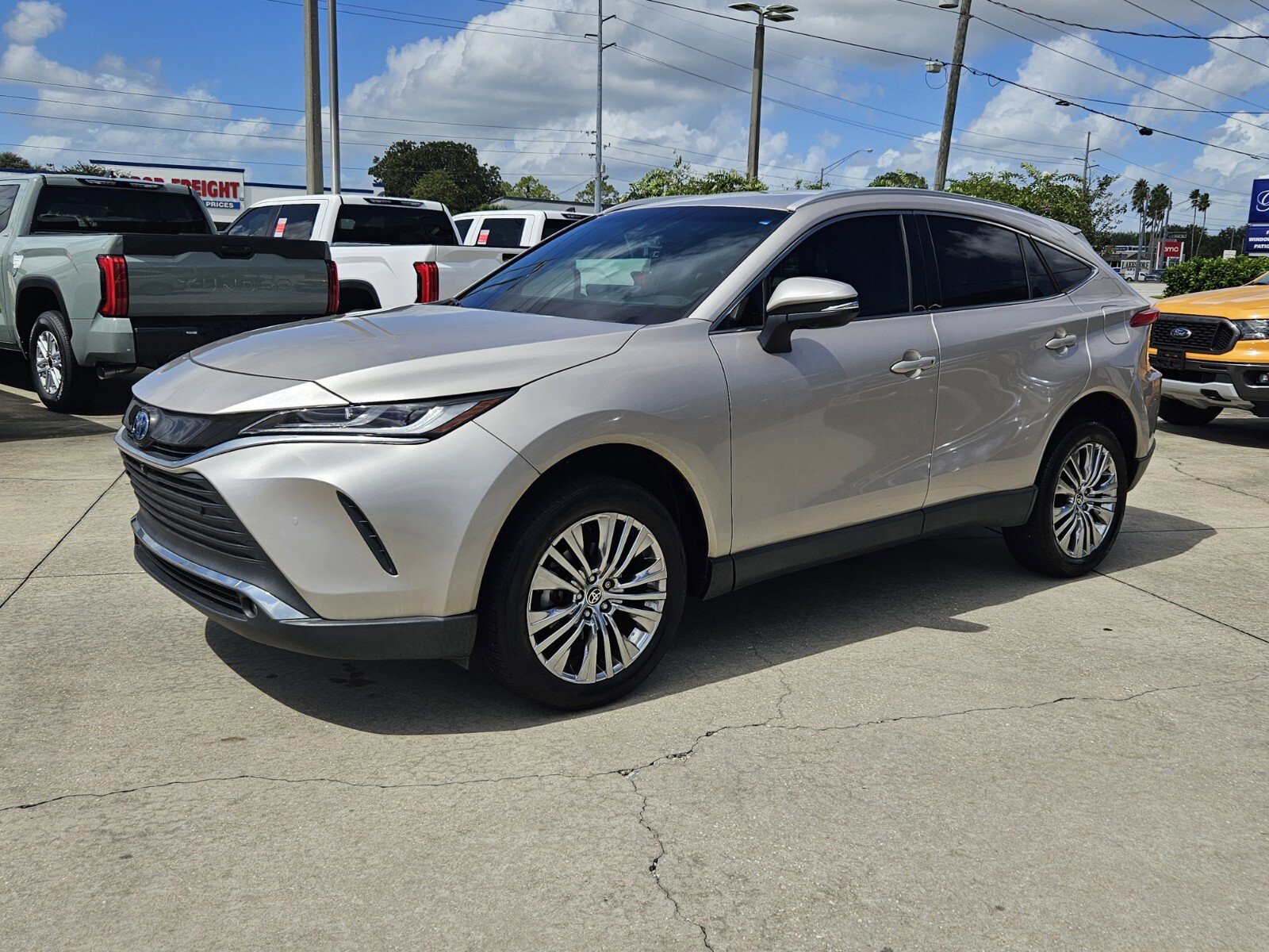 2023 Toyota Venza Limited photo 3