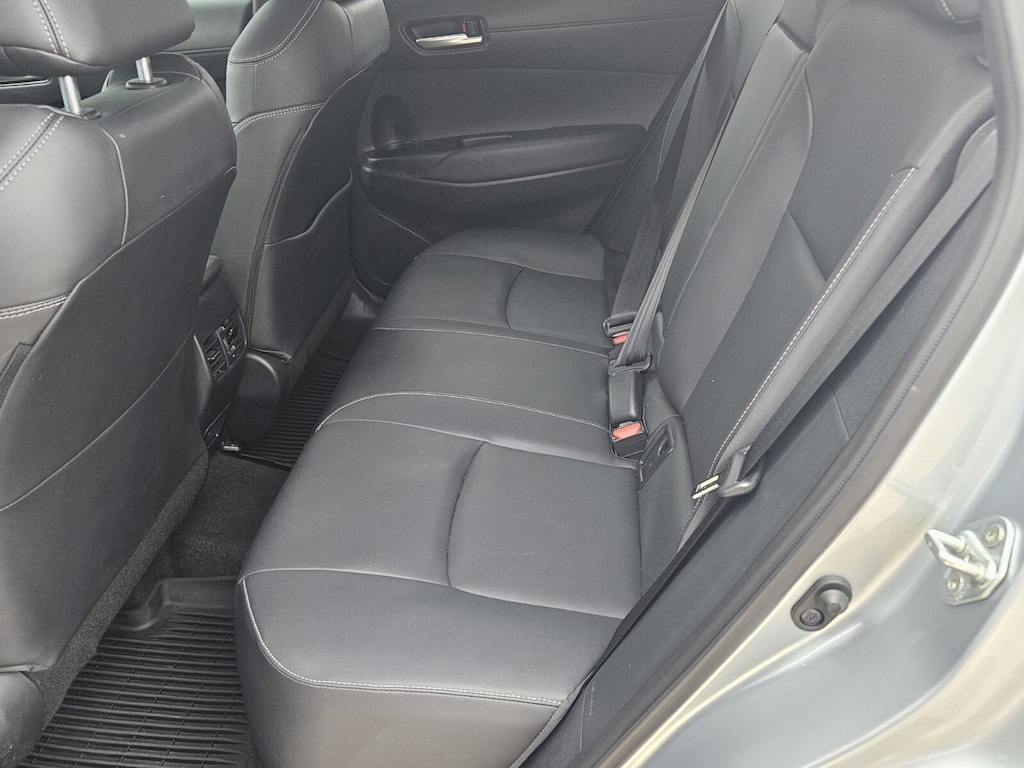 2023 Toyota Corolla Cross XLE photo 5
