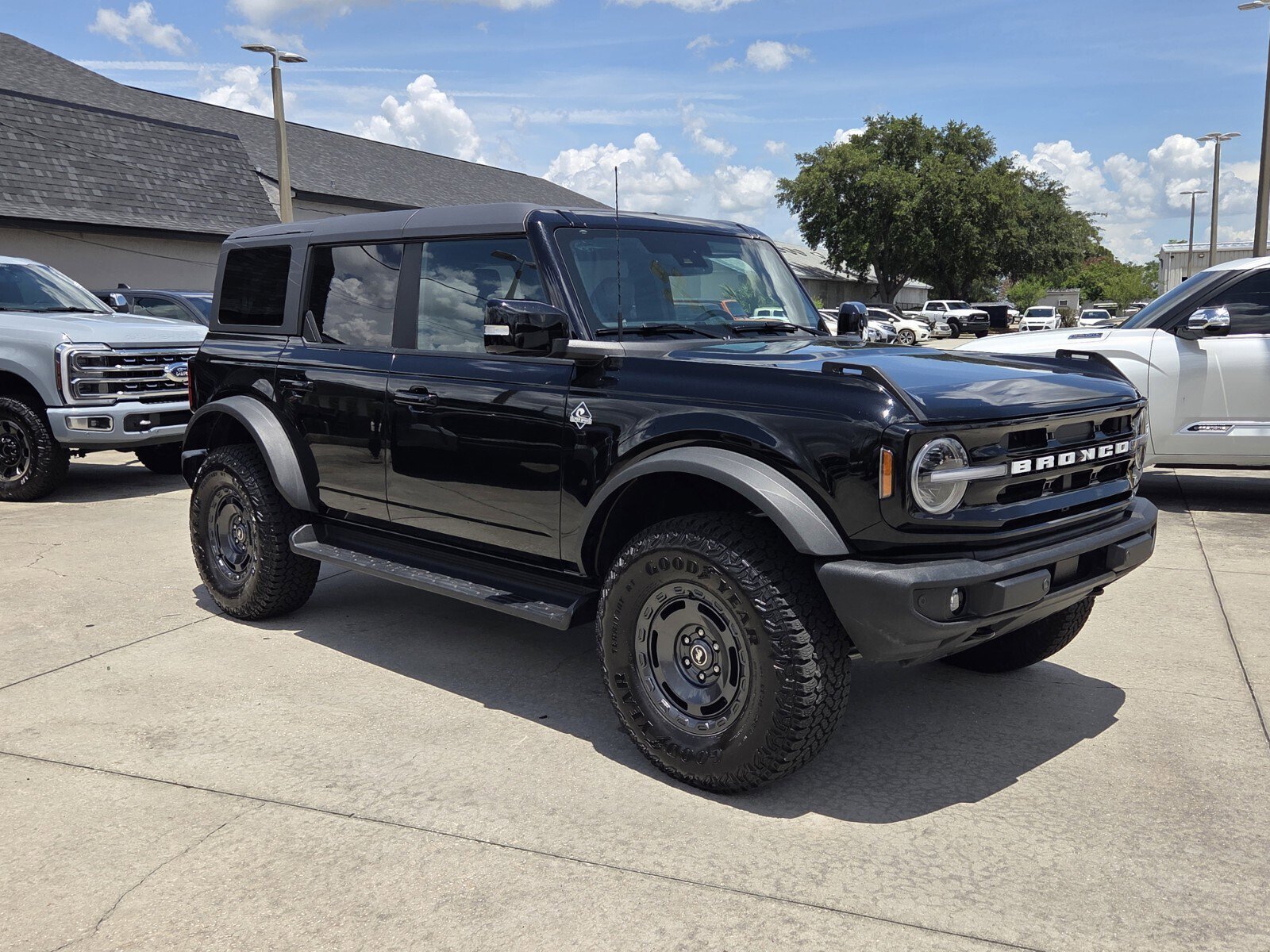 2025 Ford Bronco Outer Banks 4x4's photo