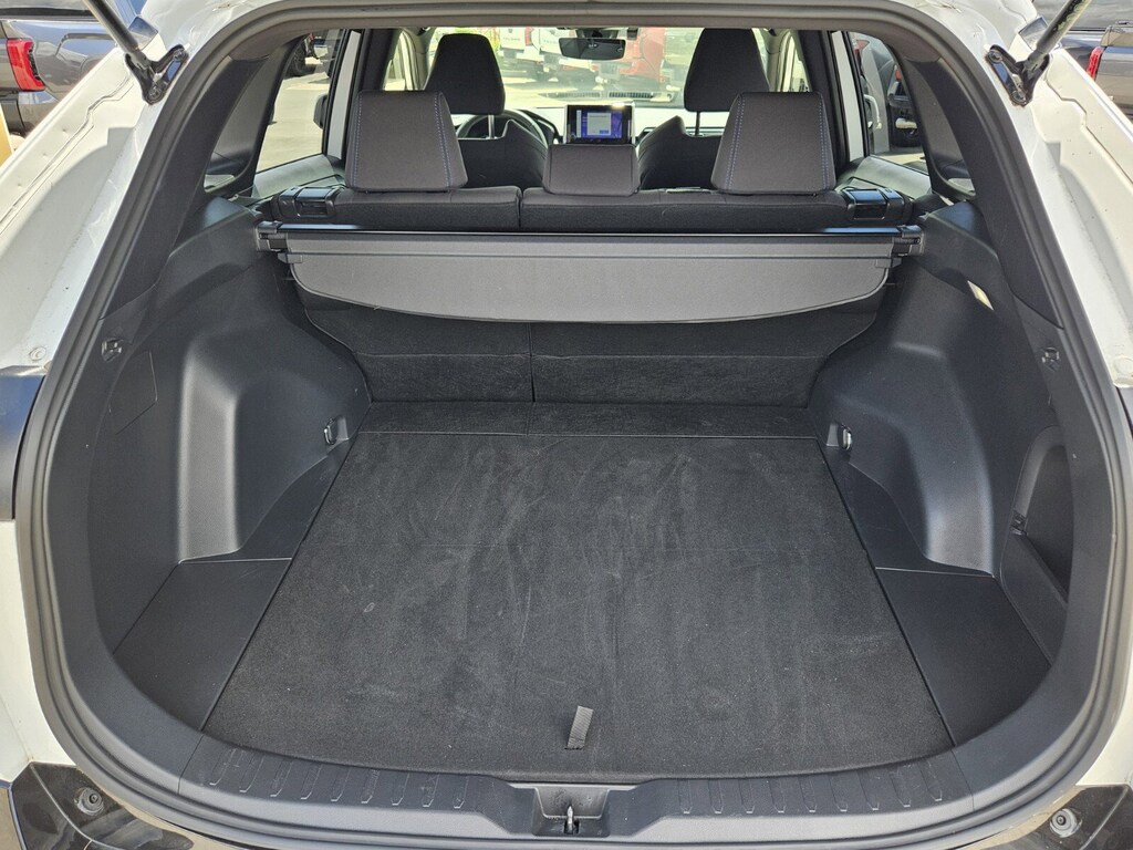 2024 Toyota RAV4 Hybrid SE photo 2
