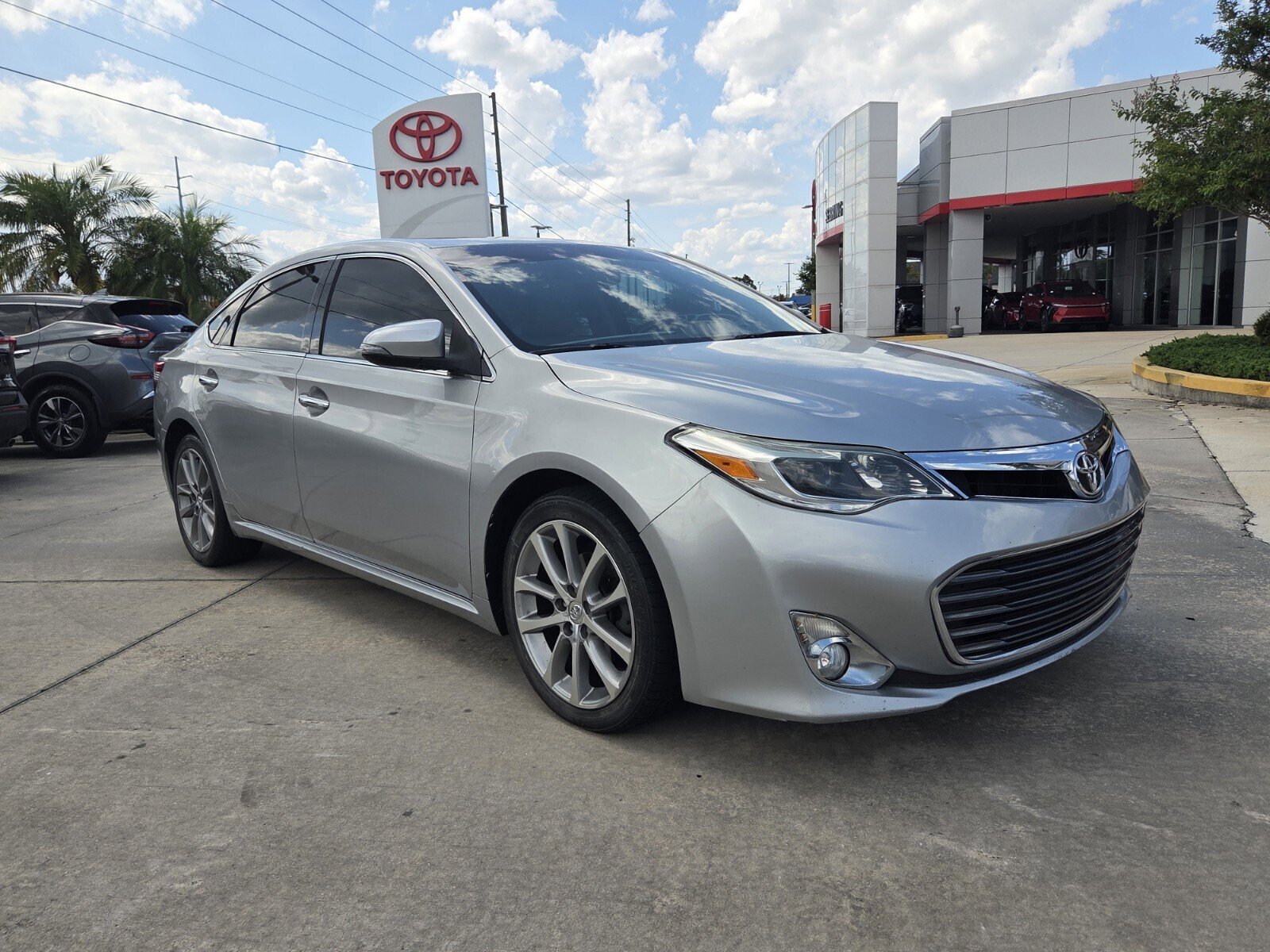 2015 Toyota Avalon XLE Touring's photo