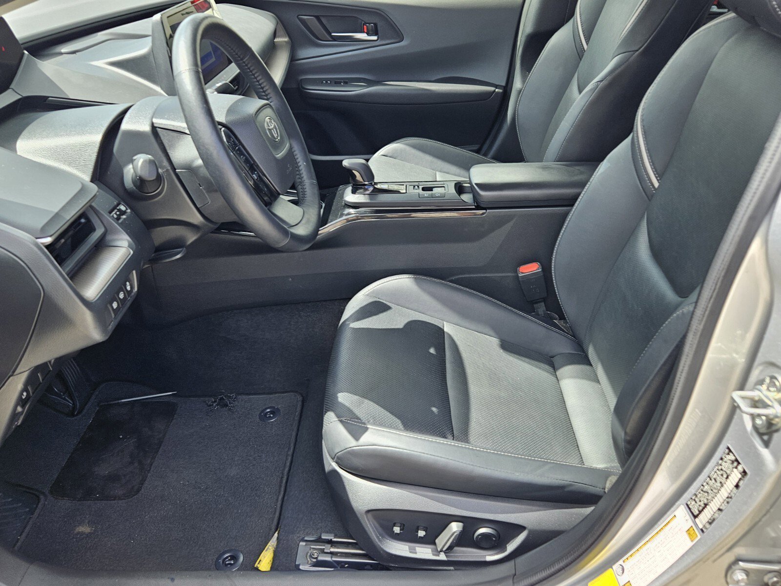 2023 Toyota Prius XLE photo 4