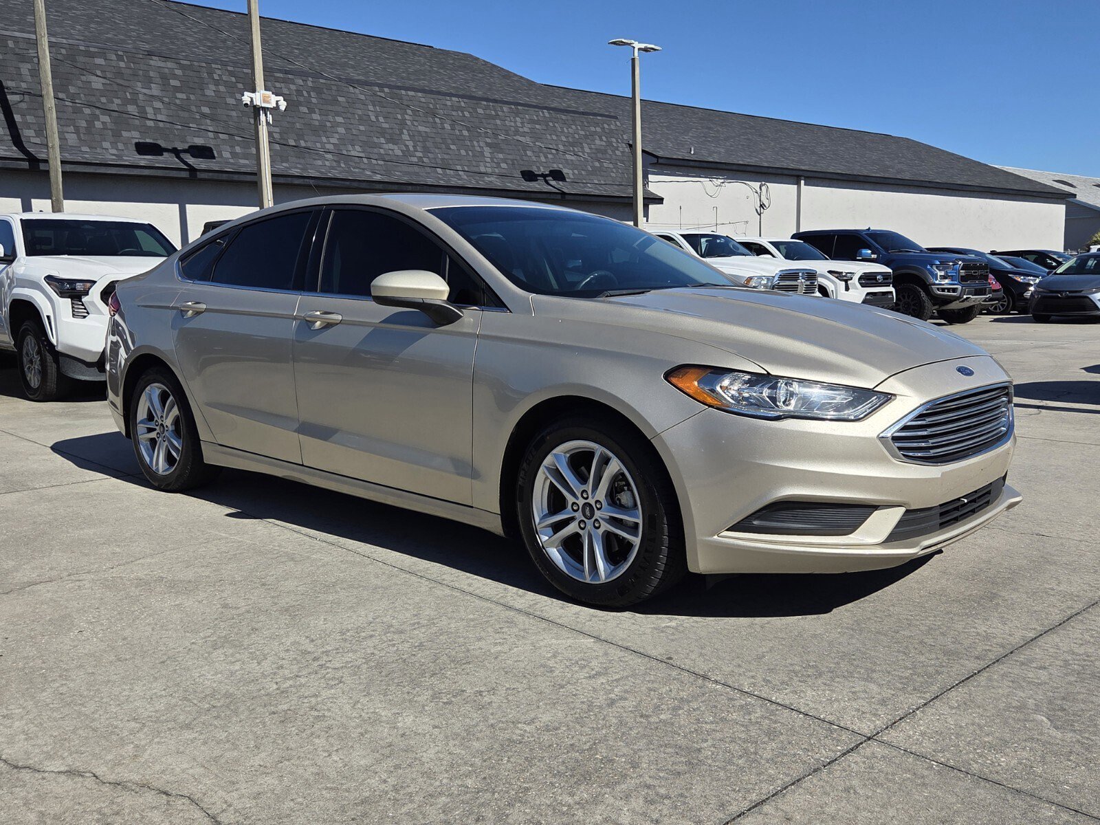 2018 Ford Fusion SE's photo