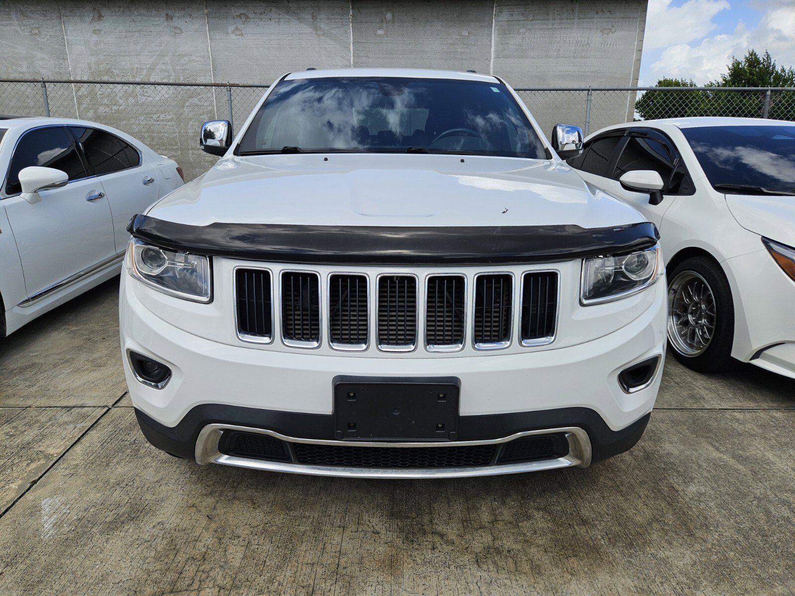 2015 Jeep Grand Cherokee Limited photo 2