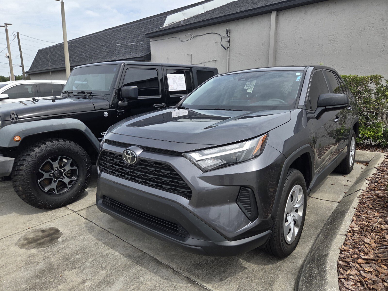 2025 Toyota RAV4 LE FWD's photo