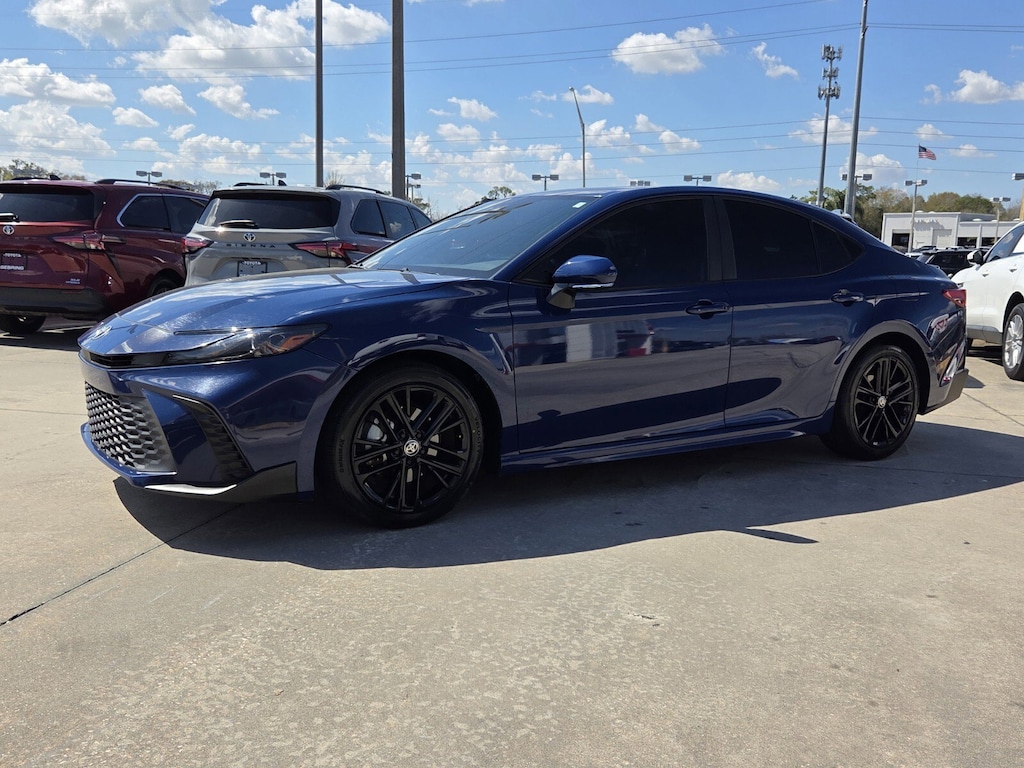 Used 2025 Toyota Camry SE Sedan