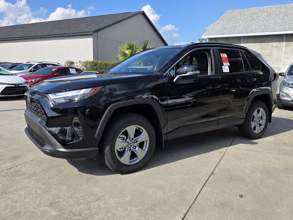 New 2025 Toyota RAV4 XLE XLE FWD SUV