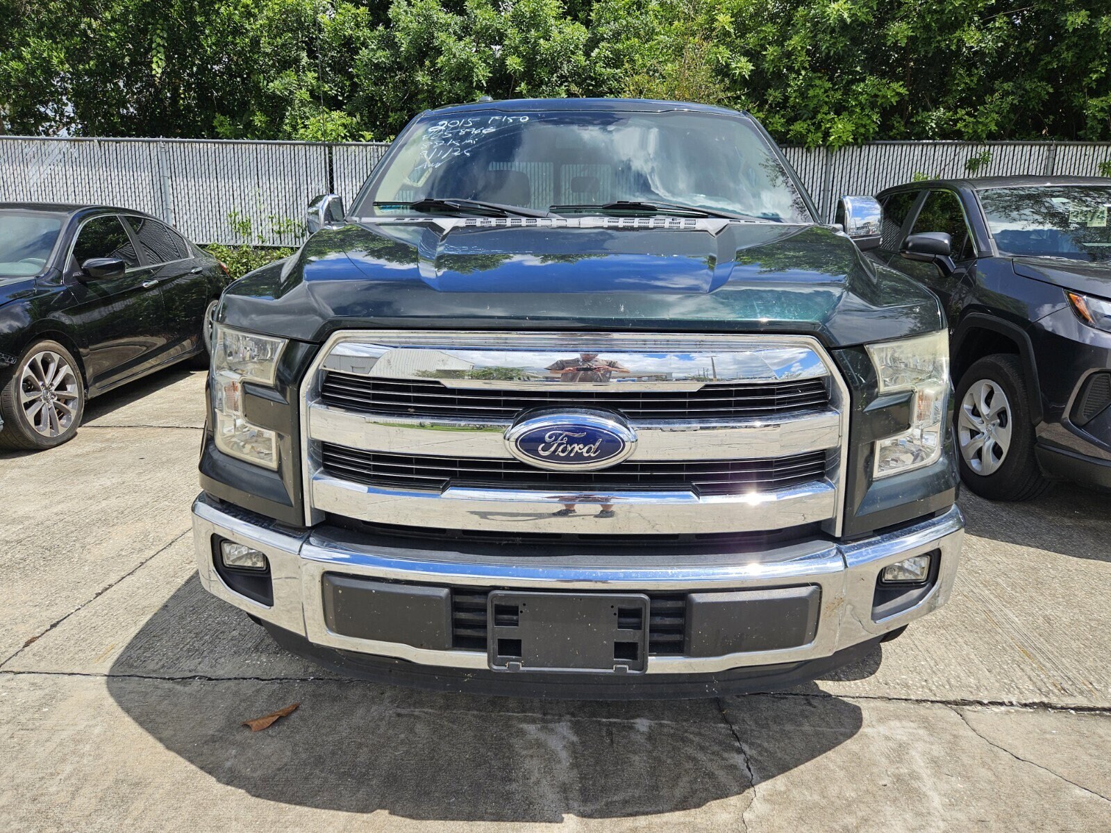 2015 Ford F-150 Lariat photo 2