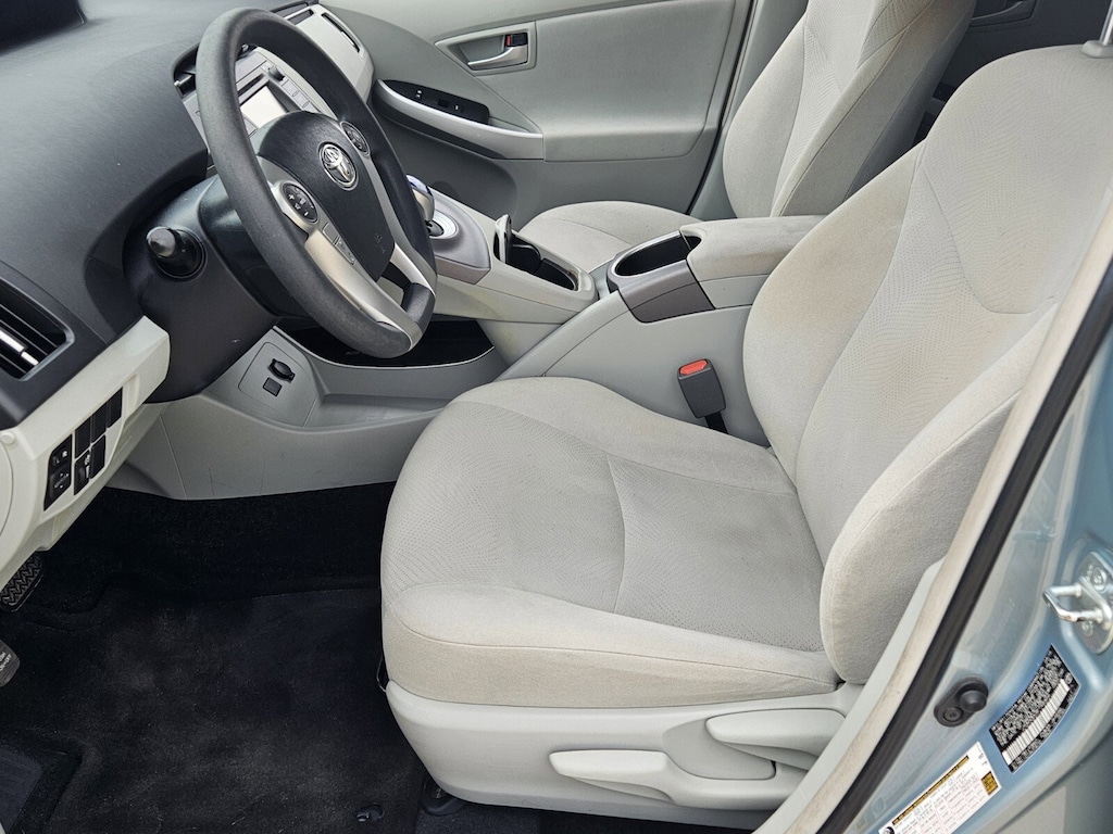 2015 Toyota Prius One photo 3