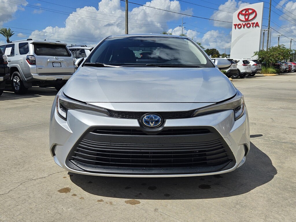 2023 Toyota Corolla Hybrid LE photo 2