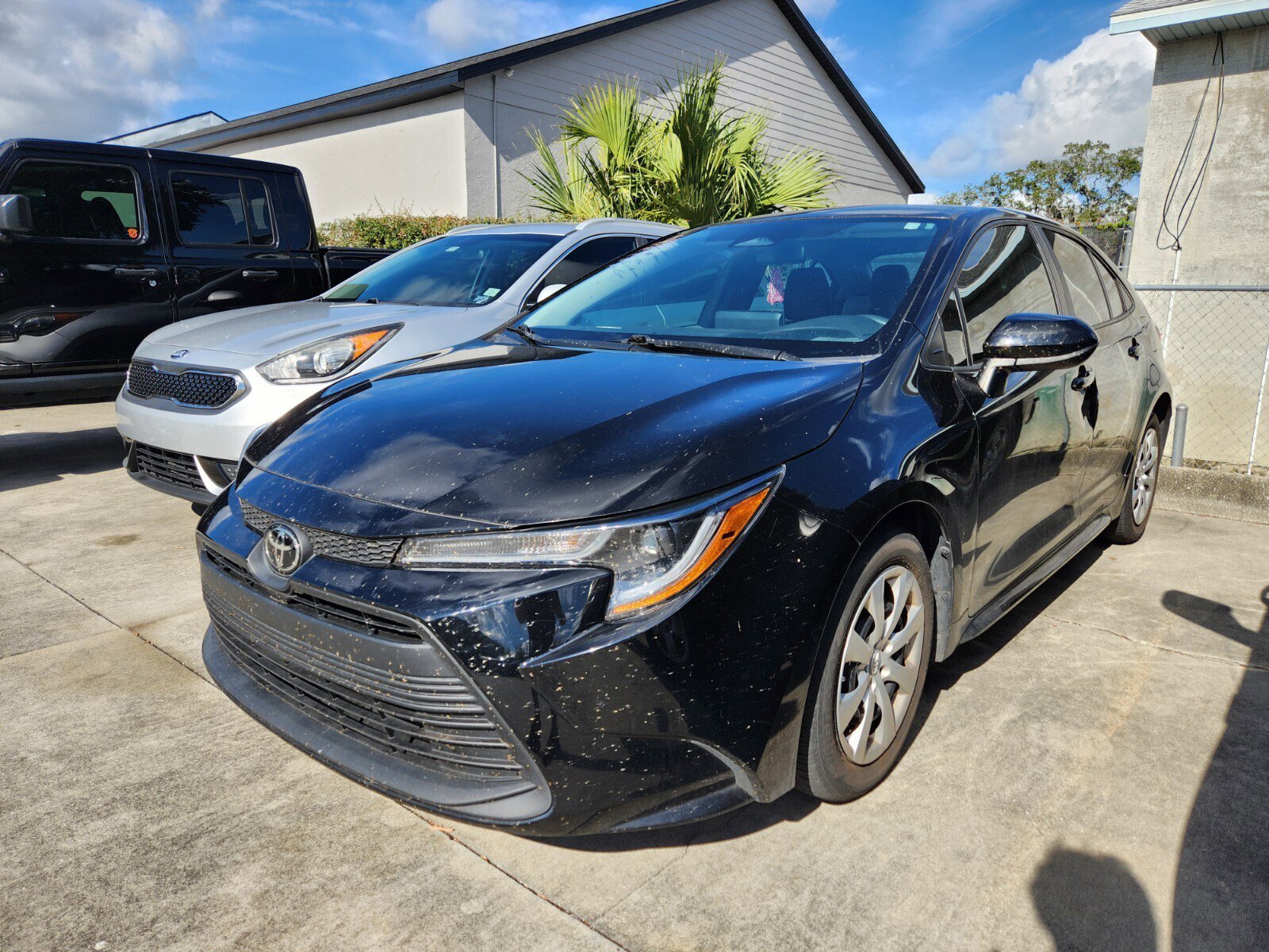 2023 Toyota Corolla LE's photo