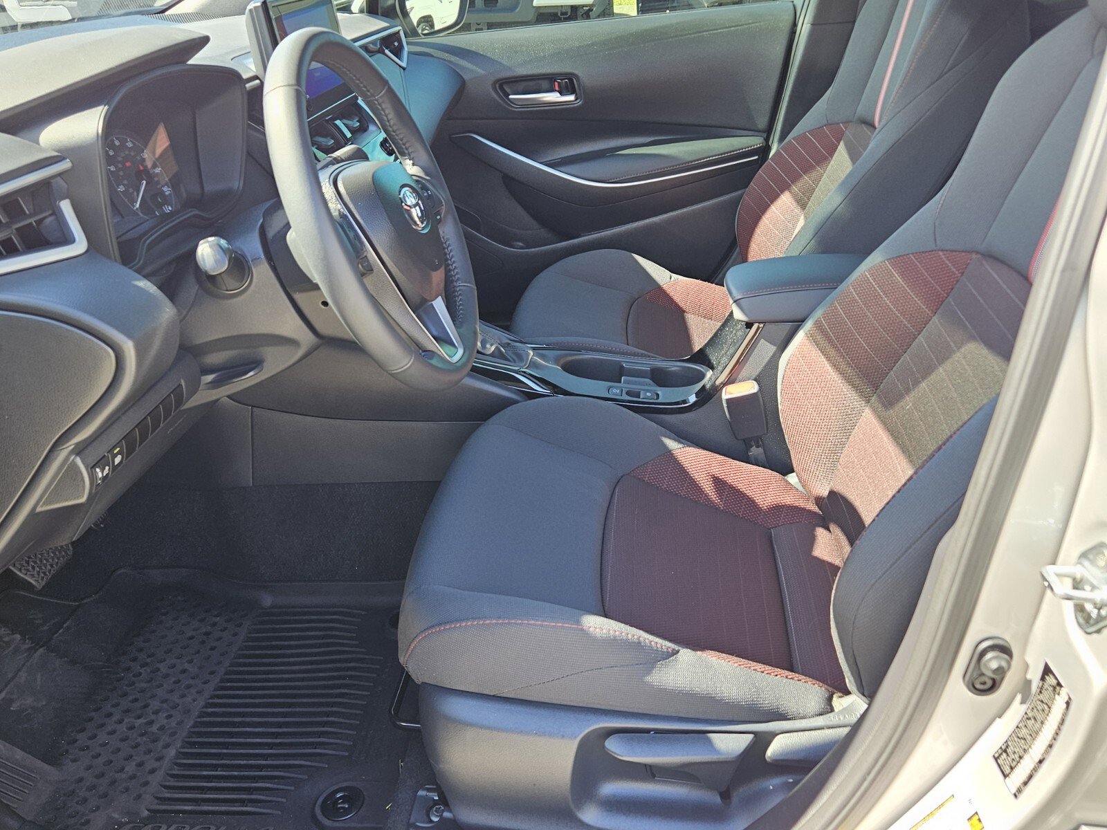 2025 Toyota Corolla SE photo 4