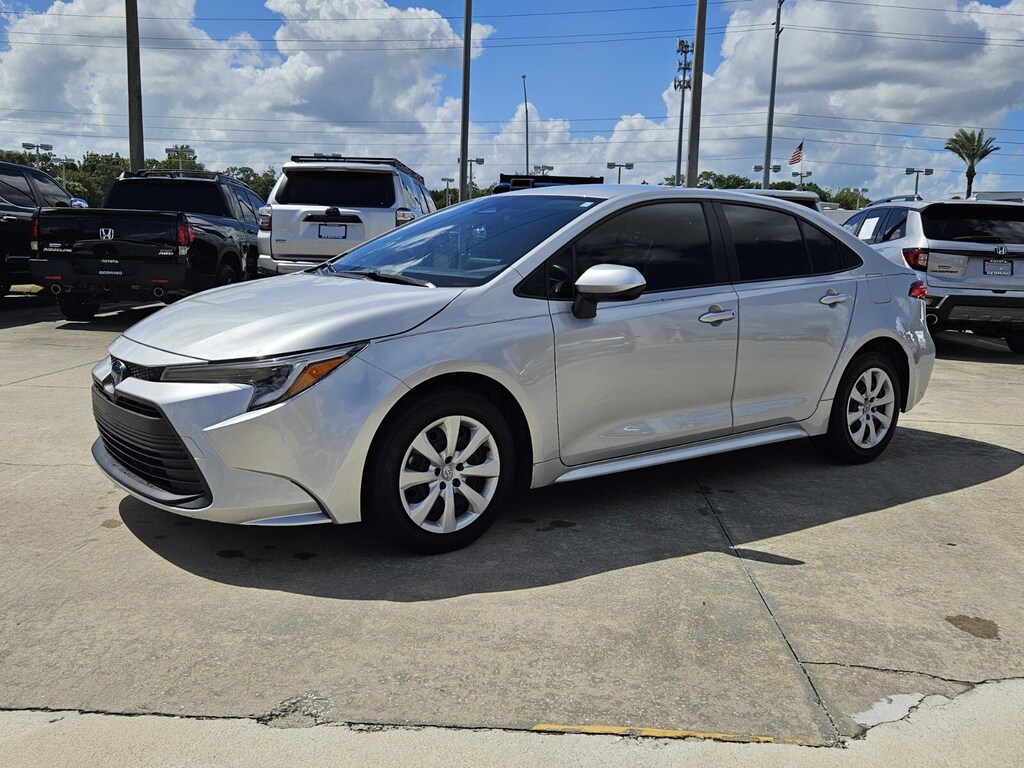 2023 Toyota Corolla Hybrid LE photo 3