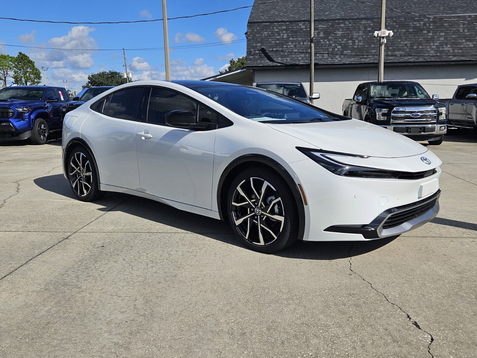 2026 Toyota Prius XSE Premium's photo