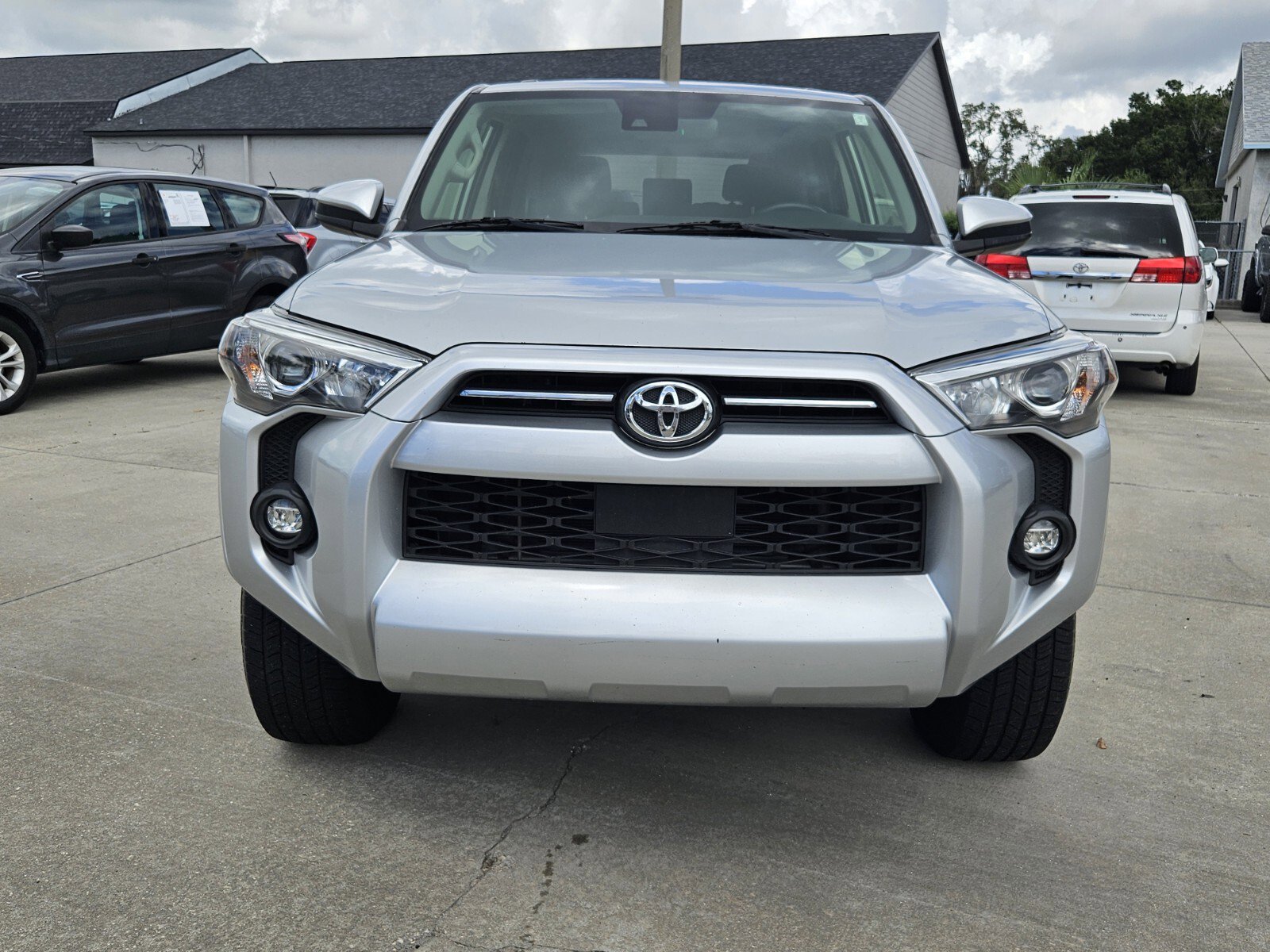 2021 Toyota 4Runner SR5 photo 2