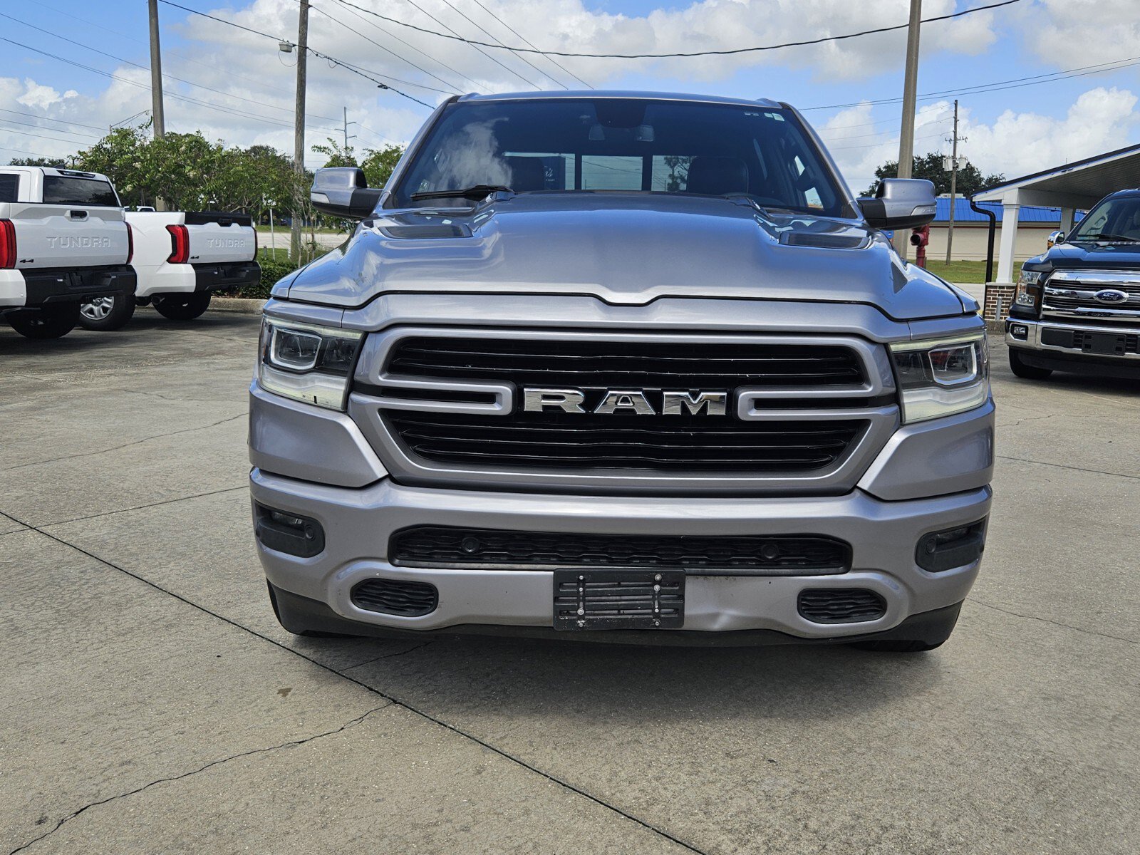 2019 Ram 1500 Laramie photo 2
