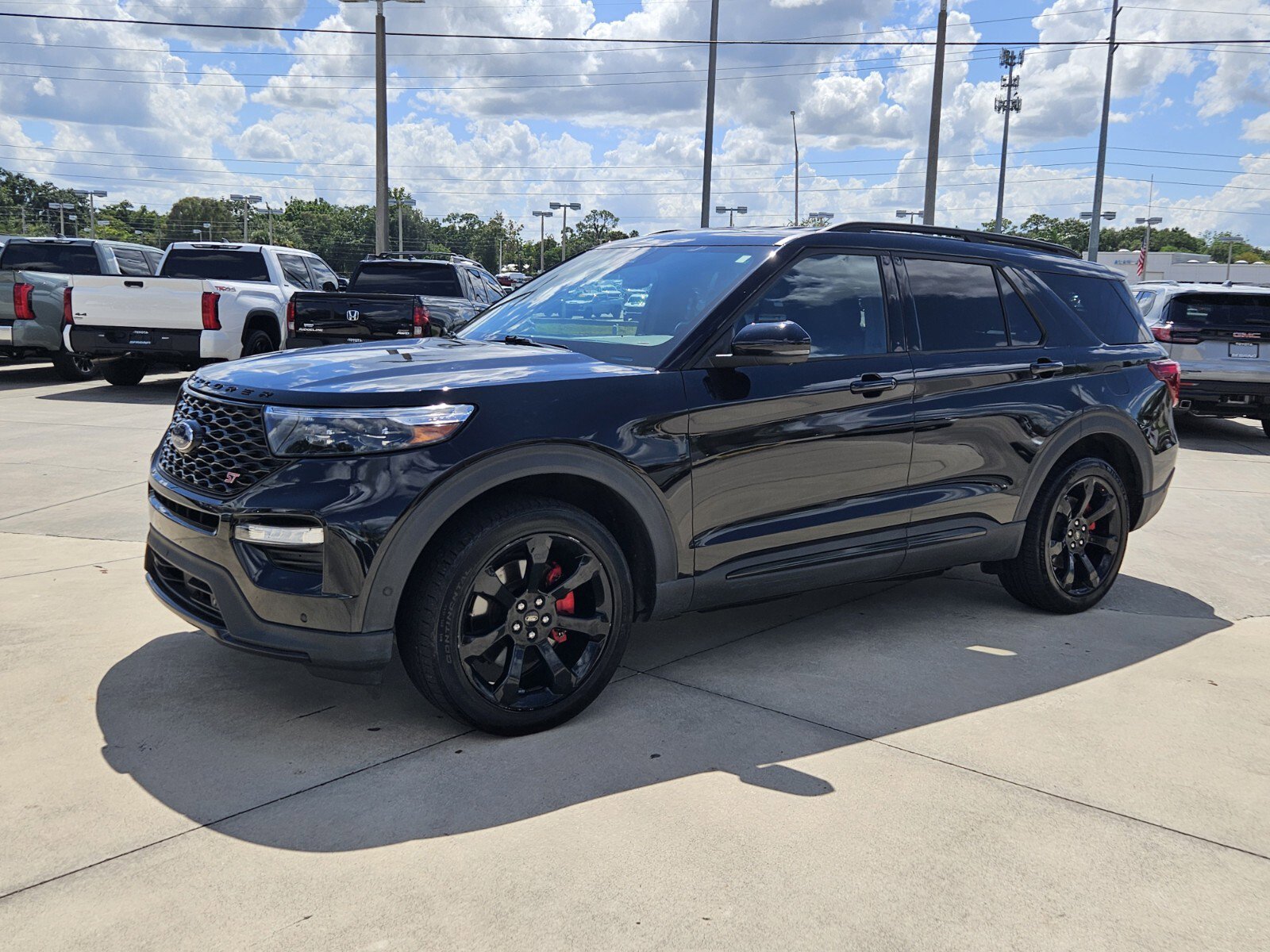 2021 Ford Explorer ST photo 2