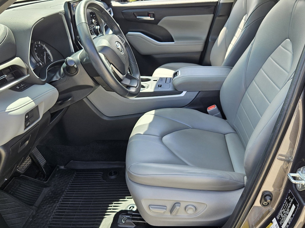 2022 Toyota Highlander XLE photo 4