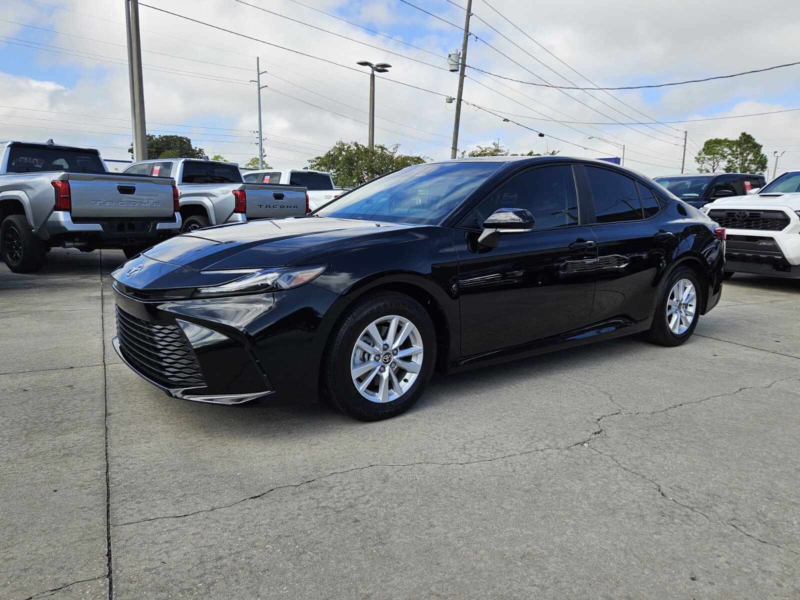 2025 Toyota Camry LE photo 2