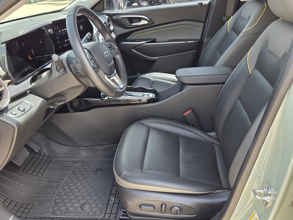 Used 2025 Chevrolet Trax ACTIV SUV