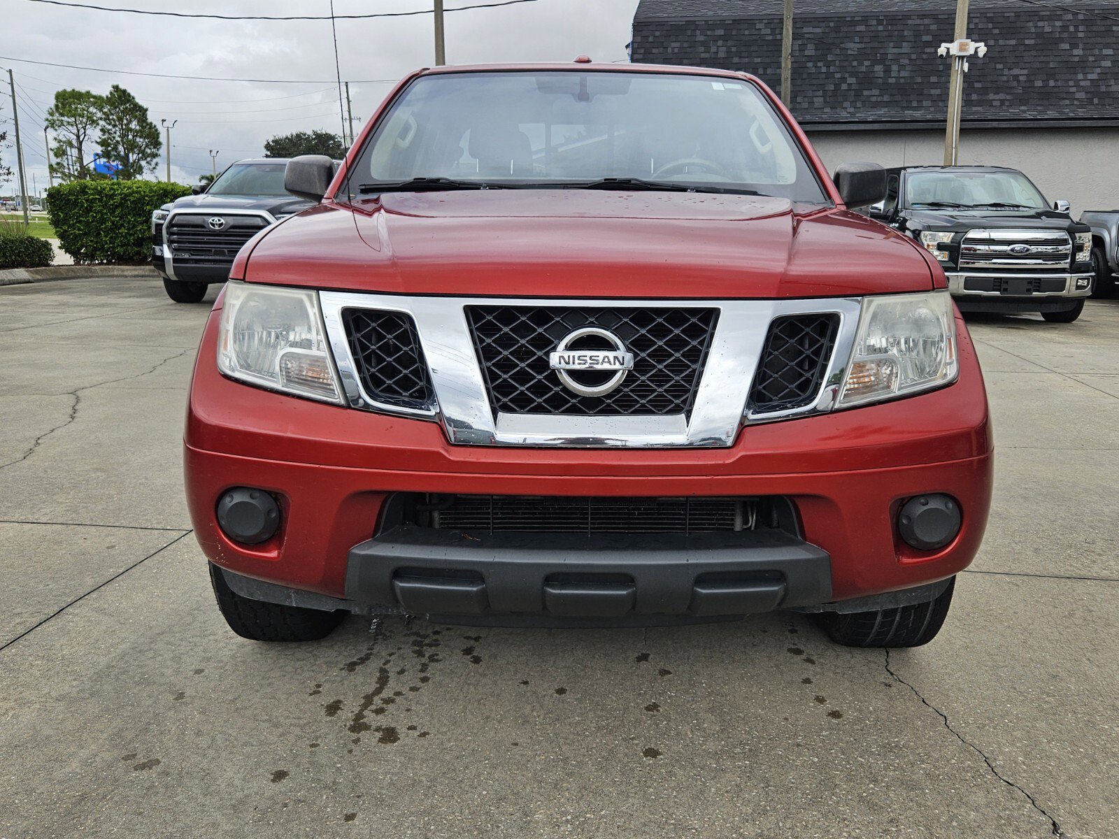 2017 Nissan Frontier SV photo 2