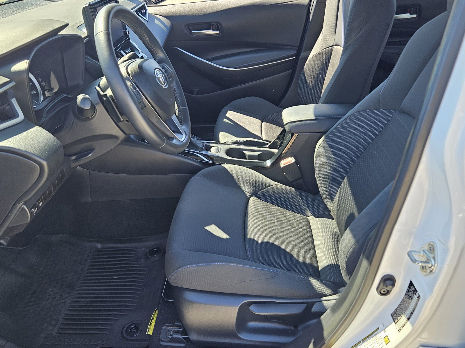 2022 Toyota Corolla SE photo 4
