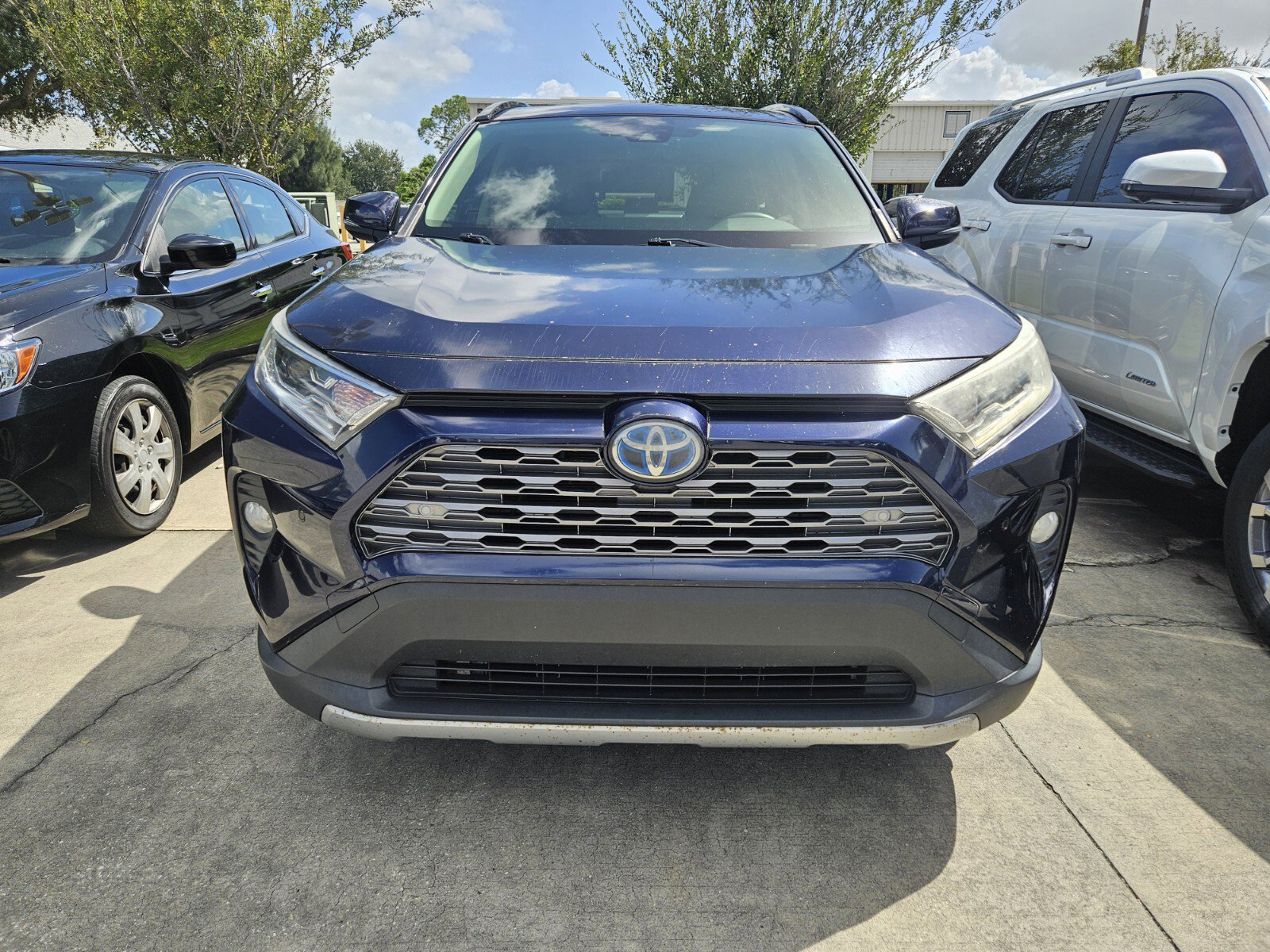 2019 Toyota RAV4 Hybrid Limited photo 2